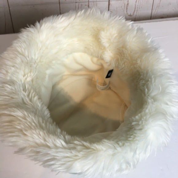 Warm Ivory Pleated Faux Fur Bucket Hat womens Winter Fabric Vintage White - Picture 7 of 9